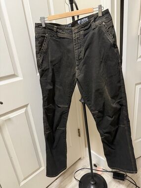 Kuhl Men's Cargo Pants in Black